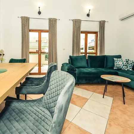 Holiday home Jolumar By Interhome