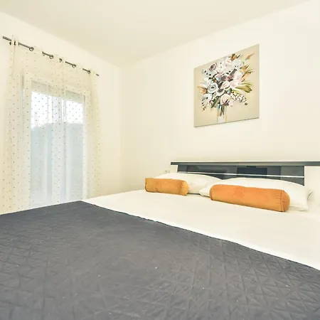 Holiday home Jolumar By Interhome *
