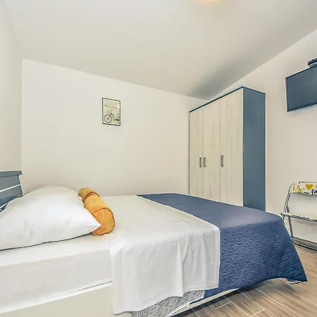 Jolumar By Interhome *